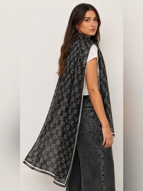 Elegant Lucky Clover Black and White Patterned Scarf